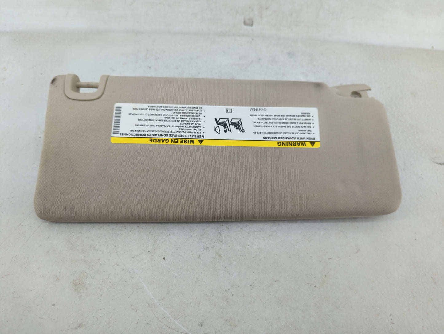 2016-2017 Chrysler 200 Sun Visor Shade Replacement Driver Left Mirror Fits Fits 2016 2017 OEM Used Auto Parts - Oemusedautop