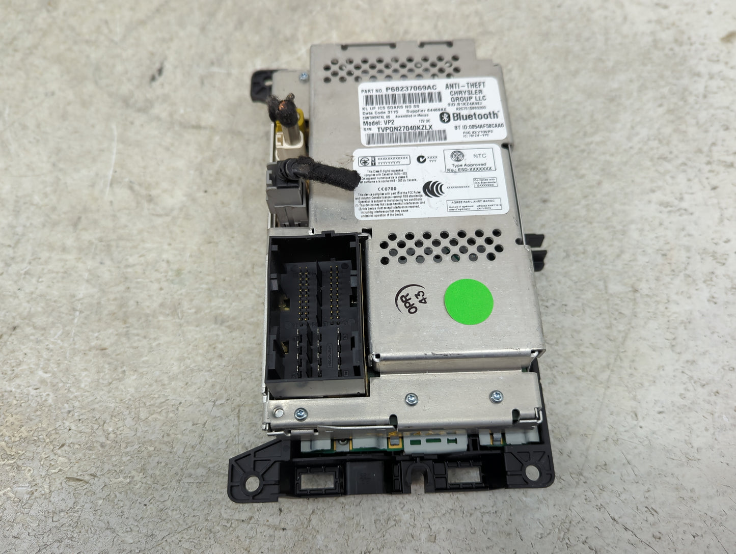 2016 Chrysler 200 Radio AM FM Cd Player Receiver Replacement P/N:68237069AC Fits OEM Used Auto Parts - Oemusedautoparts1.com