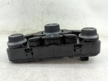 2016-2017 Chrysler 200 Climate Control Module Temperature AC/Heater Replacement P/N:68270690AA MX237050-1260 Fits Fits 2016 2017 OEM Used Auto Parts