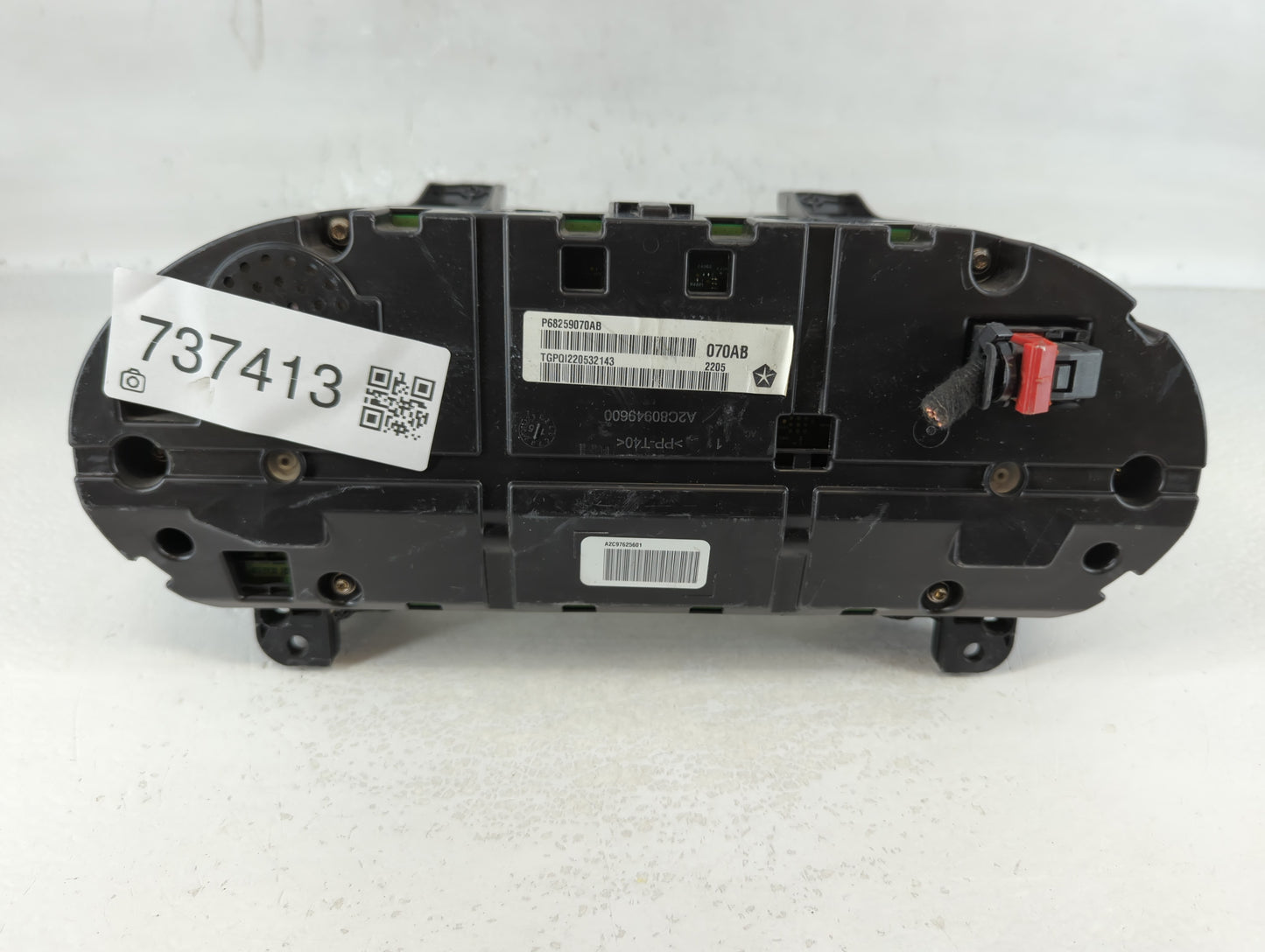 2016 Chrysler 200 Instrument Cluster Speedometer Gauges P/N:P68259070AB Fits OEM Used Auto Parts - Oemusedautoparts1.com