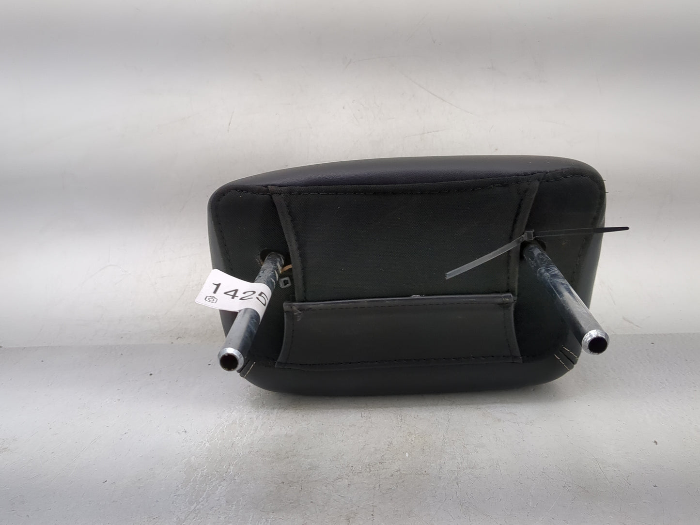 2015-2022 Chrysler 300 Headrest Head Rest Front Driver Passenger Seat Fits Fits 2015 2016 2017 2018 2019 2020 2021 2022 OEM