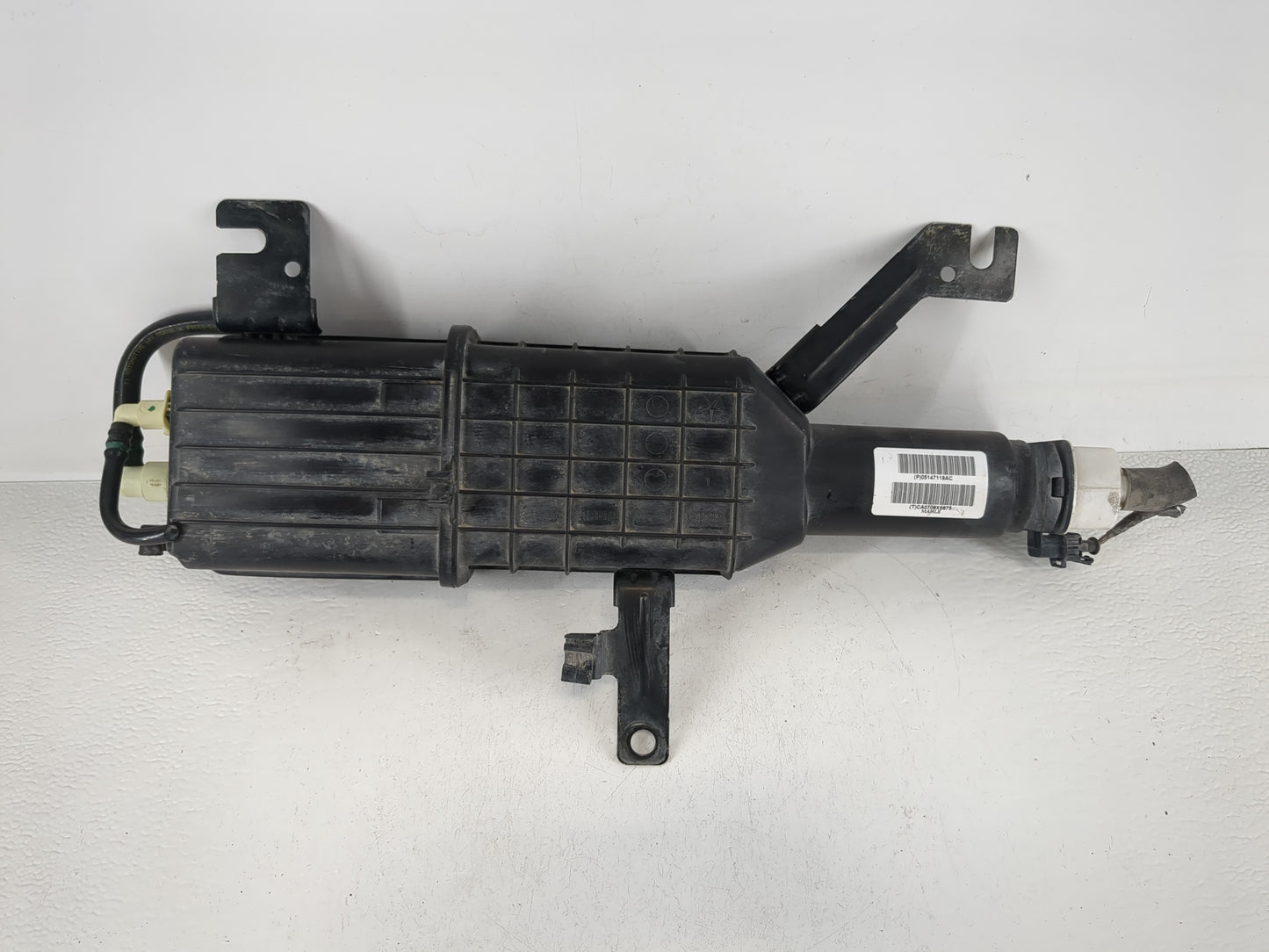 2016 Chrysler Town & Country Fuel Vapor Charcoal Canister 1161809 - Oemusedautoparts1.com