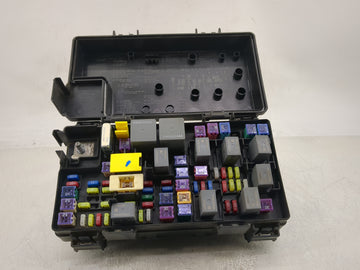 2015-2016 Chrysler Town & Country Fusebox Fuse Box Relay Module Tipm