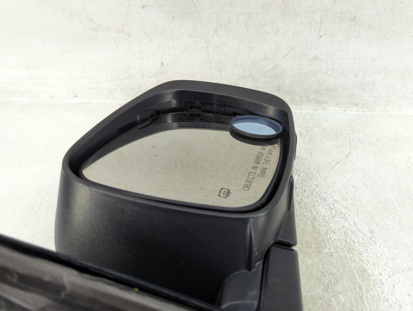 2011-2016 Chrysler Town & Country Passenger Side View Mirror - Right Door Mirror OEM Used - Oemusedautoparts1.com