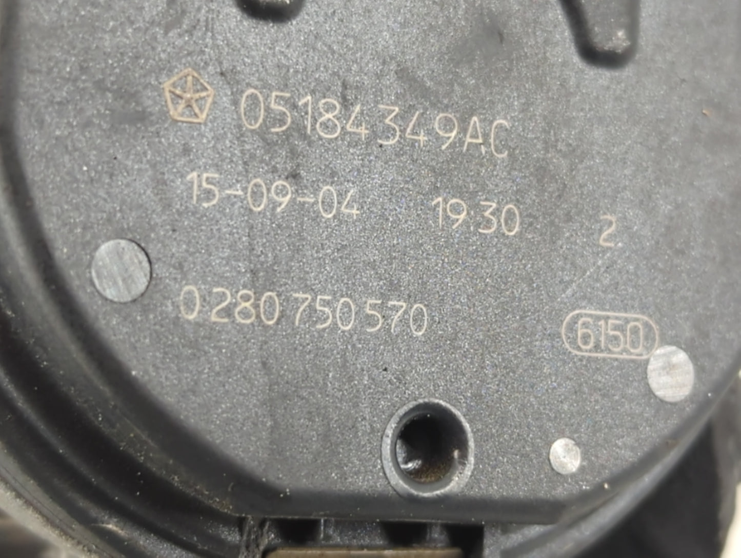 2011-2016 Chrysler Town & Country Throttle Body P/N:0 280 750 570 05184349AC Fits OEM Used Auto Parts - Oemusedautoparts1.co