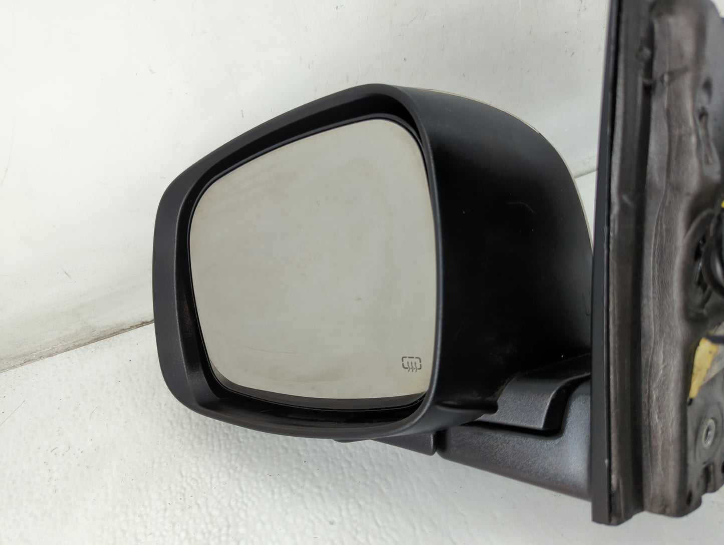2016 Dodge Caravan Driver Side View Mirror - Left Door Mirror OEM Used - Oemusedautoparts1.com