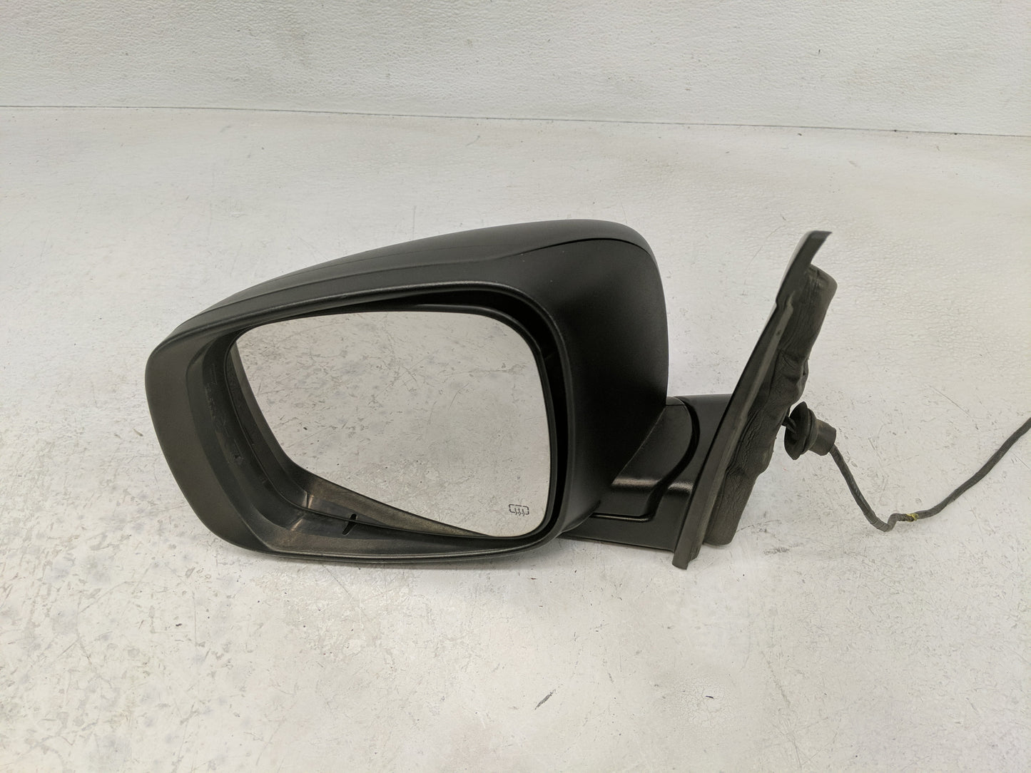 2016 Dodge Caravan Side Mirror Replacement Driver Left View Door Mirror P/N:05113409AJ Fits OEM Used Auto Parts - Oemusedaut