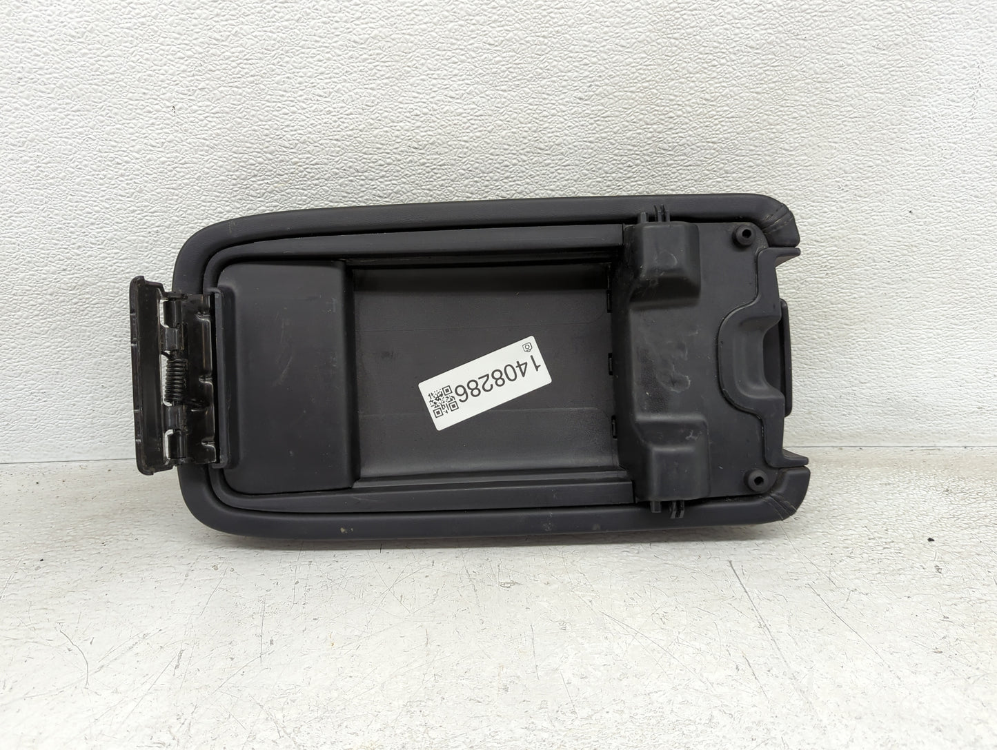 2016 Dodge Charger Center Console Armrest Cover Lid Fits OEM Used Auto Parts - Oemusedautoparts1.com
