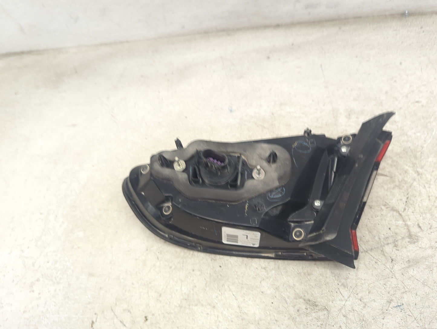 2013-2016 Dodge Dart Driver Left Side Deck Lid Mounted Tail Light 1480399 - Oemusedautoparts1.com