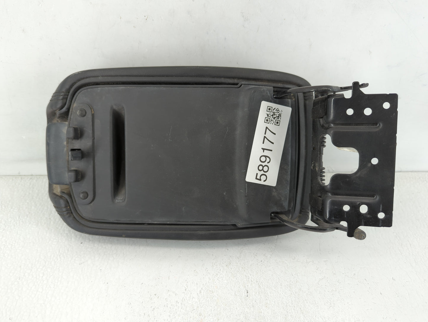 2016-2016 Dodge Dart Center Console Armrest Cover Lid Black - Oemusedautoparts1.com