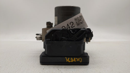 2015-2018 Dodge Grand Caravan ABS Pump Control Module Replacement P/N:P68183803AC 68183803AC Fits Fits 2015 2016 2017 2018 OEM Used Auto Parts