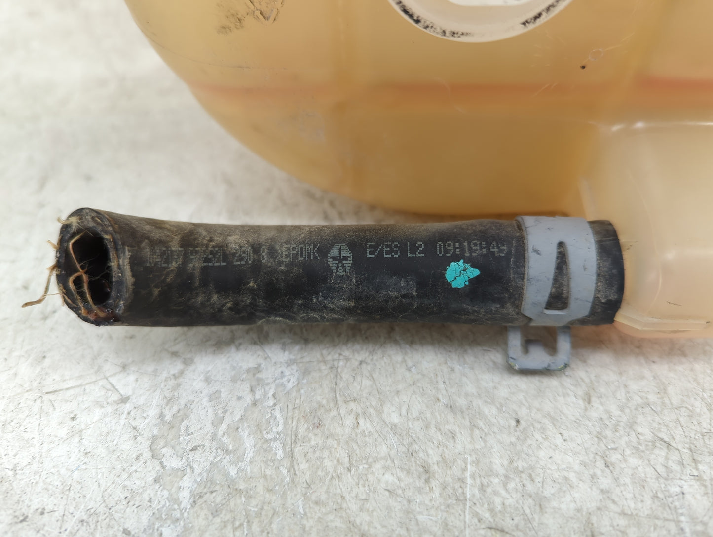 2009-2019 Dodge Journey Radiator Coolant Overflow Expansion Tank Bottle 1409946 - Oemusedautoparts1.com