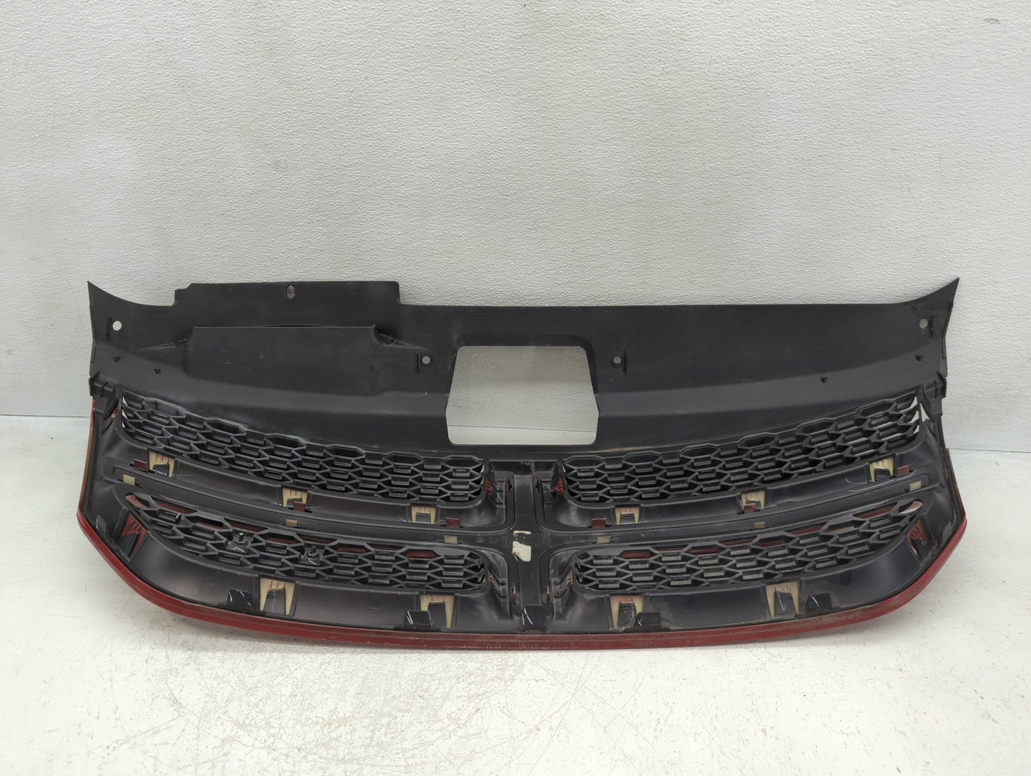 2016 Dodge Journey Front Grille Bumper Not Included - Oemusedautoparts1.com