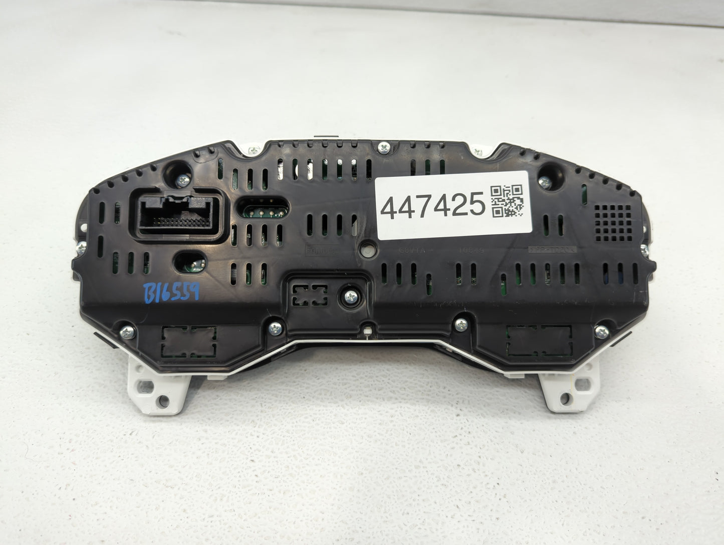 2016-2018 Ford Edge Instrument Cluster Speedometer Gauges P/N:GT4T-10849-CB Fits Fits 2016 2017 2018 OEM Used Auto Parts - O