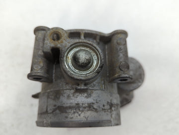 2011-2018 Ford Edge Throttle Body P/N:131424004184 AT4E-EH Fits Fits 2011 2012 2013 2014 2015 2016 2017 2018 2019 OEM Used Auto Parts