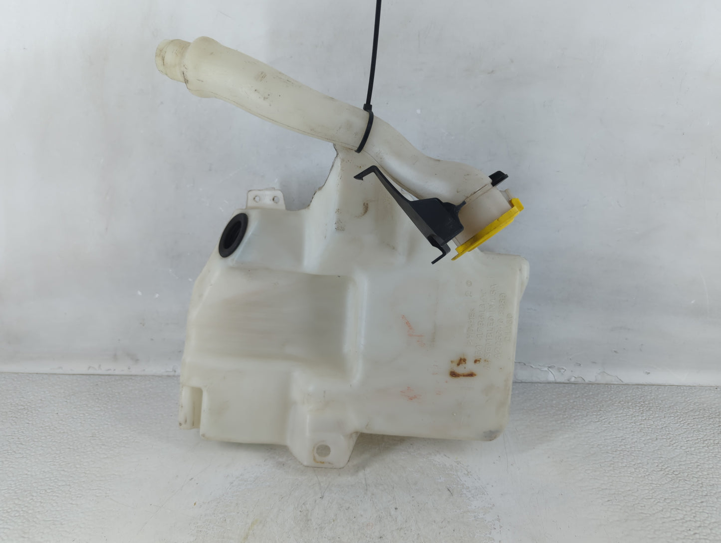 2015-2019 Ford Escape Windshield Washer Fluid Reservoir Bottle Oem - Oemusedautoparts1.com