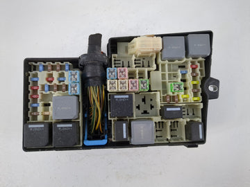 2013-2016 Ford Escape Fusebox Fuse Box Panel Relay Module P/N:E02345500 AV6T-14A067-AD Fits Fits 2013 2014 2015 2016 OEM Used Auto Parts
