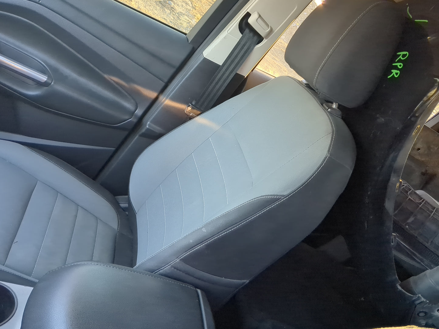 2016-2019 Ford Escape Passenger Front Seat Oem - Oemusedautoparts1.com