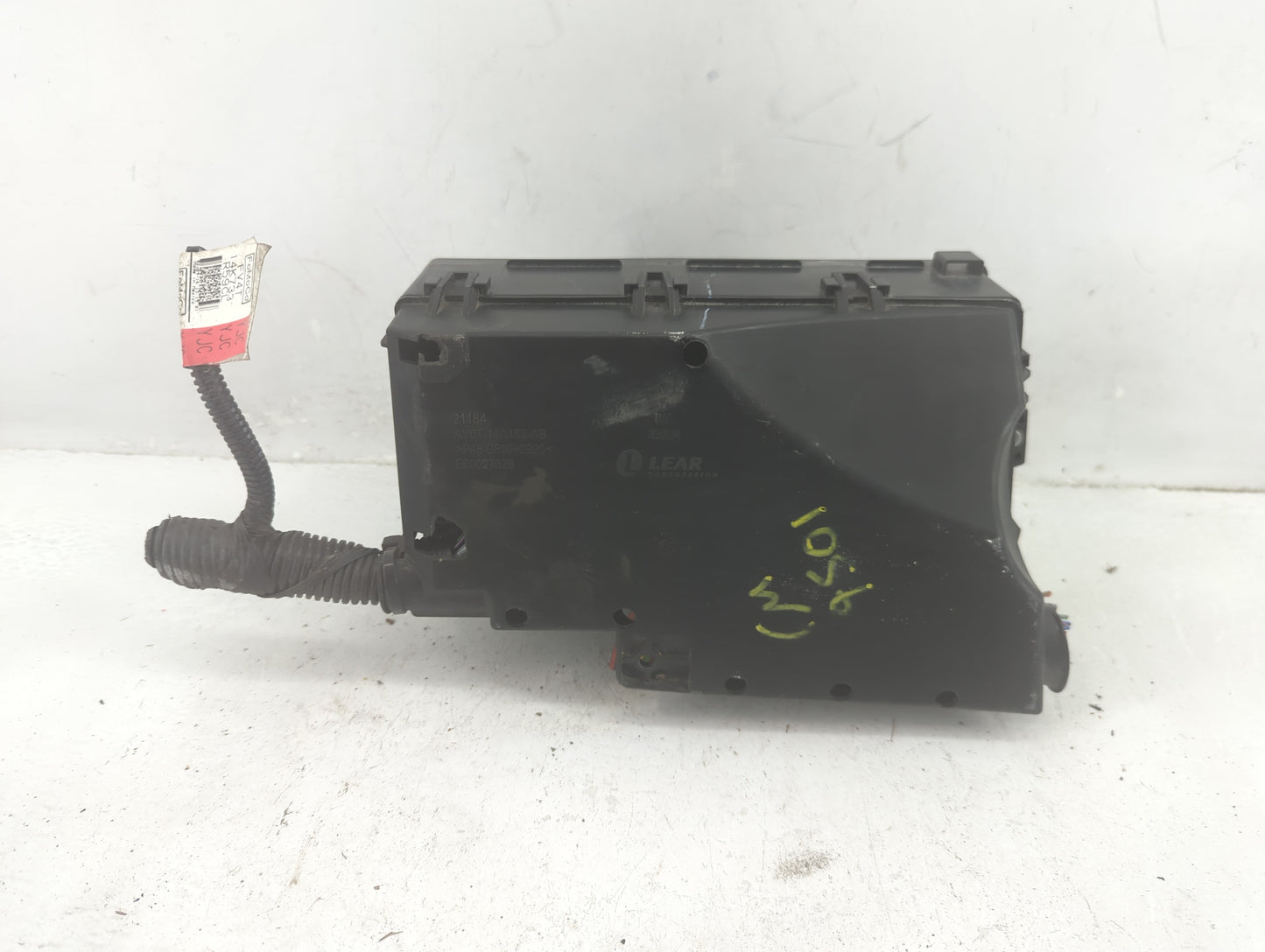 2013-2016 Ford Escape Fusebox Fuse Box Panel Relay Module P/N:GJ7T-14A076-BA 21090 000 001 Fits Fits 2013 2014 2015 2016 OEM