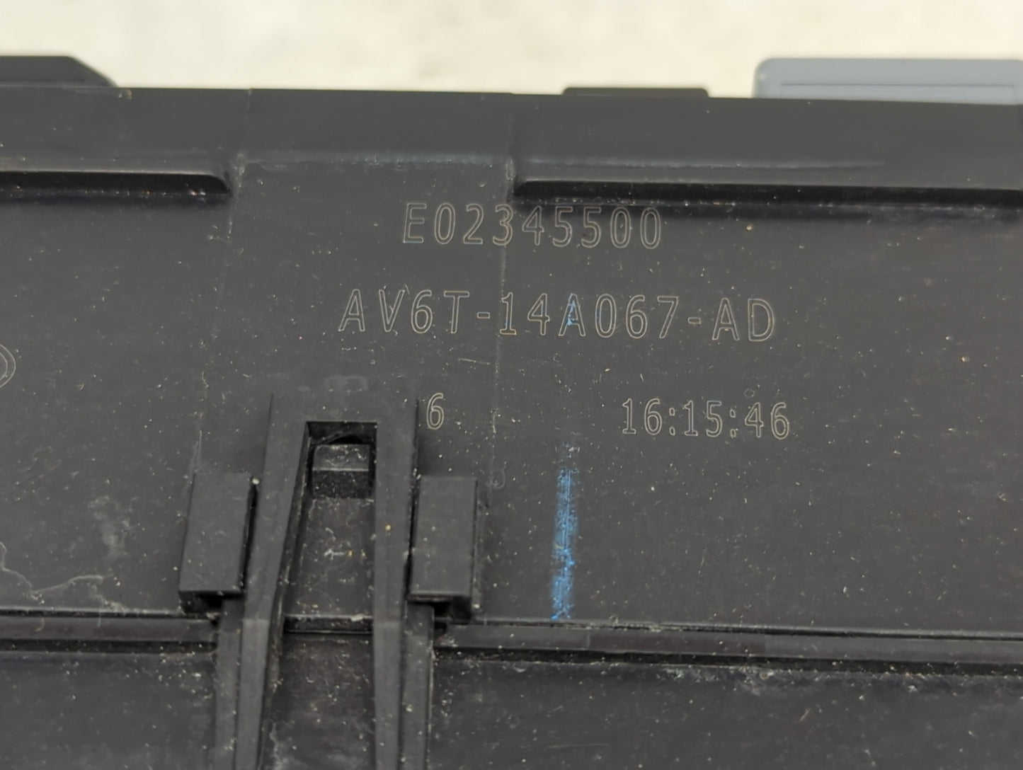 2013-2016 Ford Escape Fusebox Fuse Box Panel Relay Module P/N:AV6T-14A067-AD Fits Fits 2013 2014 2015 2016 OEM Used Auto Par