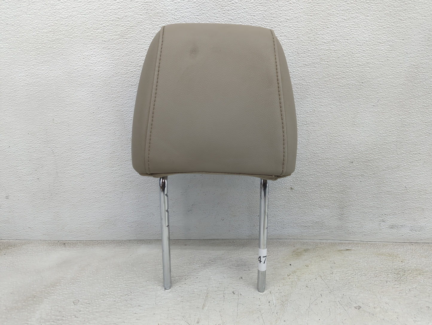 2016-2019 Ford Escape Headrest Head Rest Front Driver Passenger Seat - Oemusedautoparts1.com