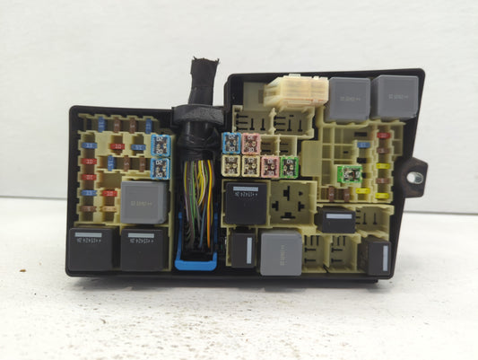 2013-2016 Ford Escape Fusebox Fuse Box Panel Relay Module P/N:AV6T-14A067-AC AV6T-14A067-AB Fits Fits 2013 2014 2015 2016 OEM Used Auto Parts