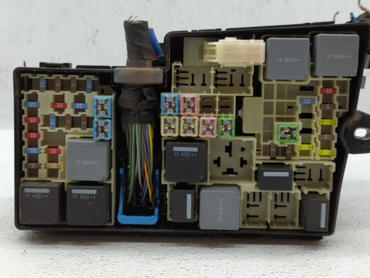 2013-2016 Ford Escape Fusebox Fuse Box Panel Relay Module P/N:AV6T-14A142-AB AV6T-14A067-AC Fits Fits 2013 2014 2015 2016 OEM Used Auto Parts