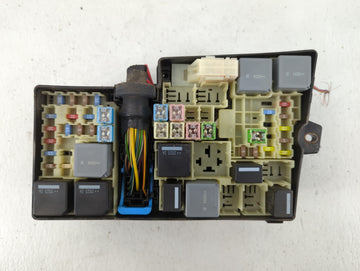 2013-2016 Ford Escape Fusebox Fuse Box Panel Relay Module P/N:E02345500 Fits Fits 2013 2014 2015 2016 OEM Used Auto Parts