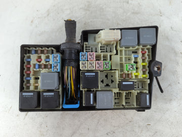 2013-2016 Ford Escape Fusebox Fuse Box Panel Relay Module P/N:E02345500 AV6T-14A067-AD Fits Fits 2013 2014 2015 2016 OEM Used Auto Parts