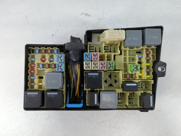 2013-2016 Ford Escape Fusebox Fuse Box Panel Relay Module P/N:E02345500 AV6T-14A067-AD Fits Fits 2013 2014 2015 2016 OEM Used Auto Parts