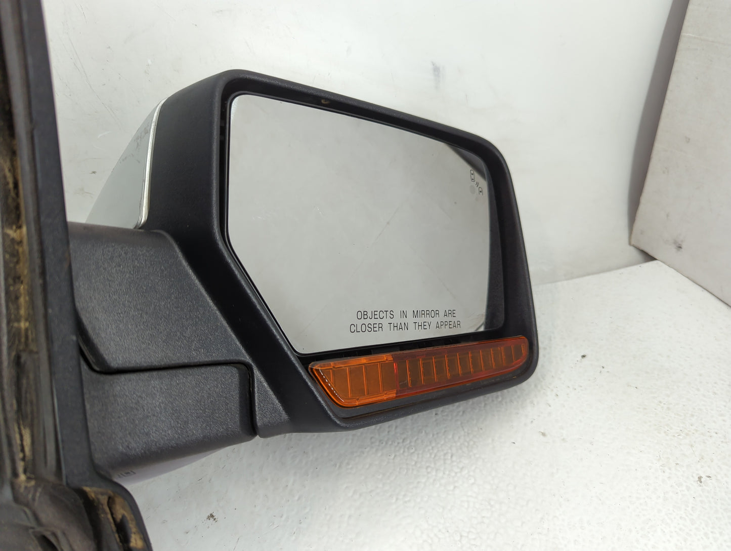2016 Ford Expedition Passenger Side View Mirror - Right Door Mirror OEM Used - Oemusedautoparts1.com