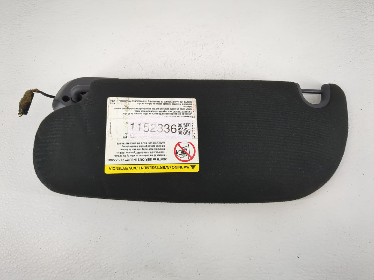 2016 Ford Expedition Sun Visor Shade Replacement Passenger Right Mirror Fits OEM Used Auto Parts - Oemusedautoparts1.com