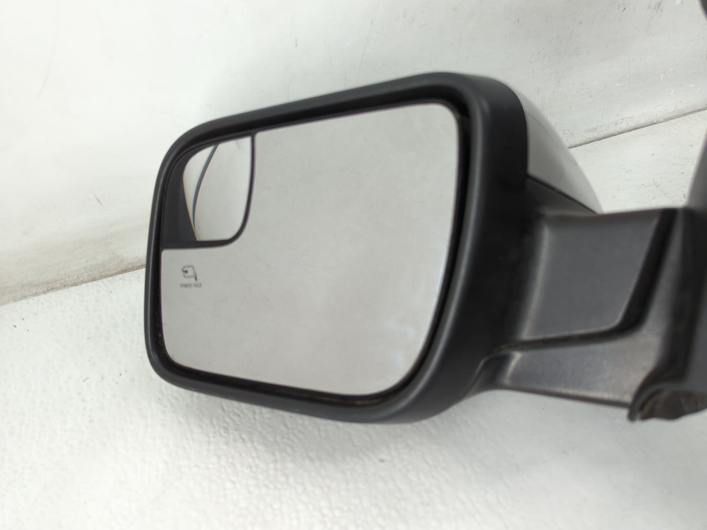 2016-2018 Ford Explorer Driver Side View Mirror - Left Door Mirror OEM Used - Oemusedautoparts1.com