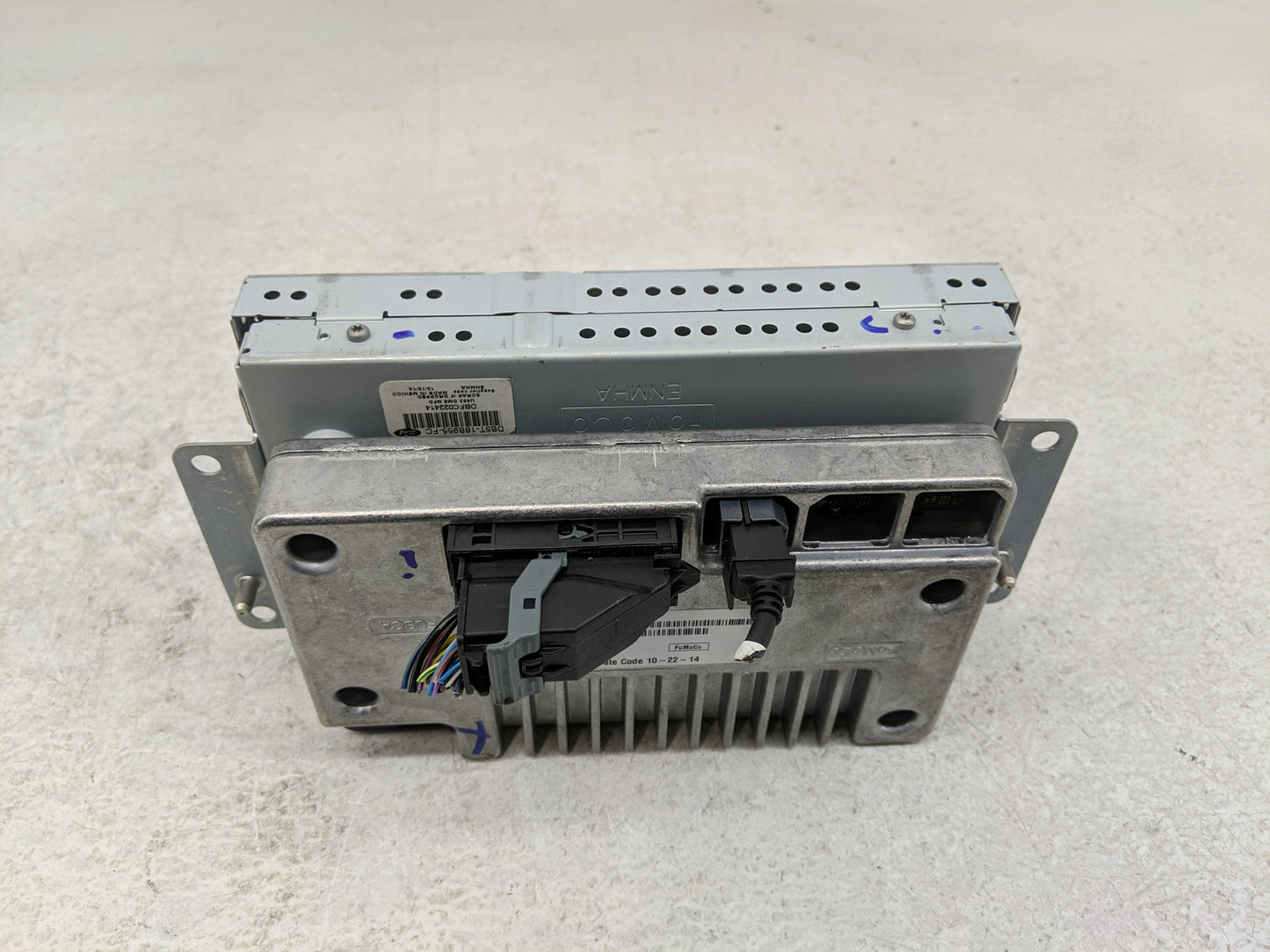 2016 Ford Explorer Radio AM FM Cd Player Receiver Replacement P/N:DB5T-14F239-AR Fits Fits 2001 2002 2003 OEM Used Auto Part