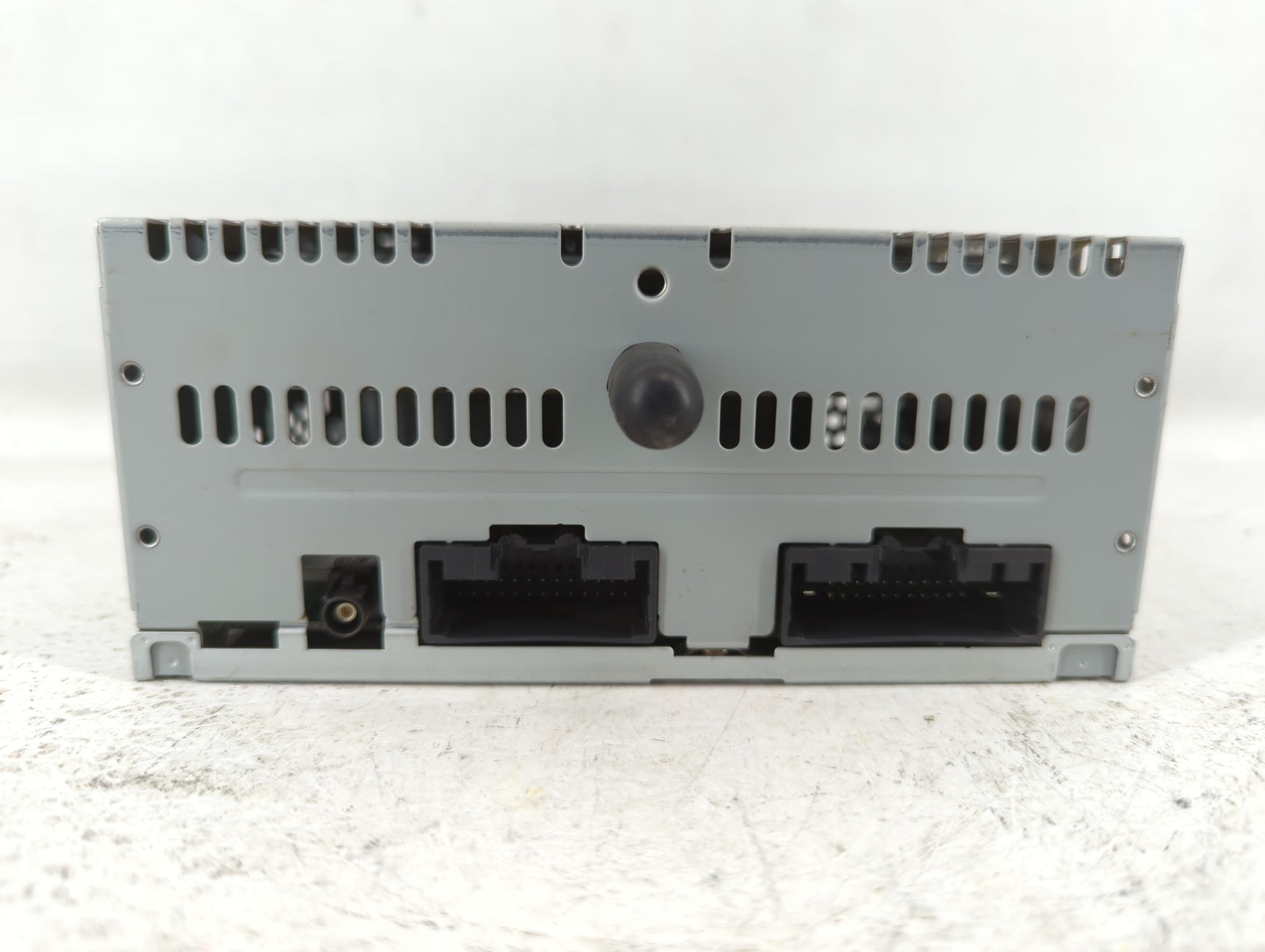 2016-2017 Ford Explorer Am Fm Cd Player Radio Receiver - Oemusedautoparts1.com