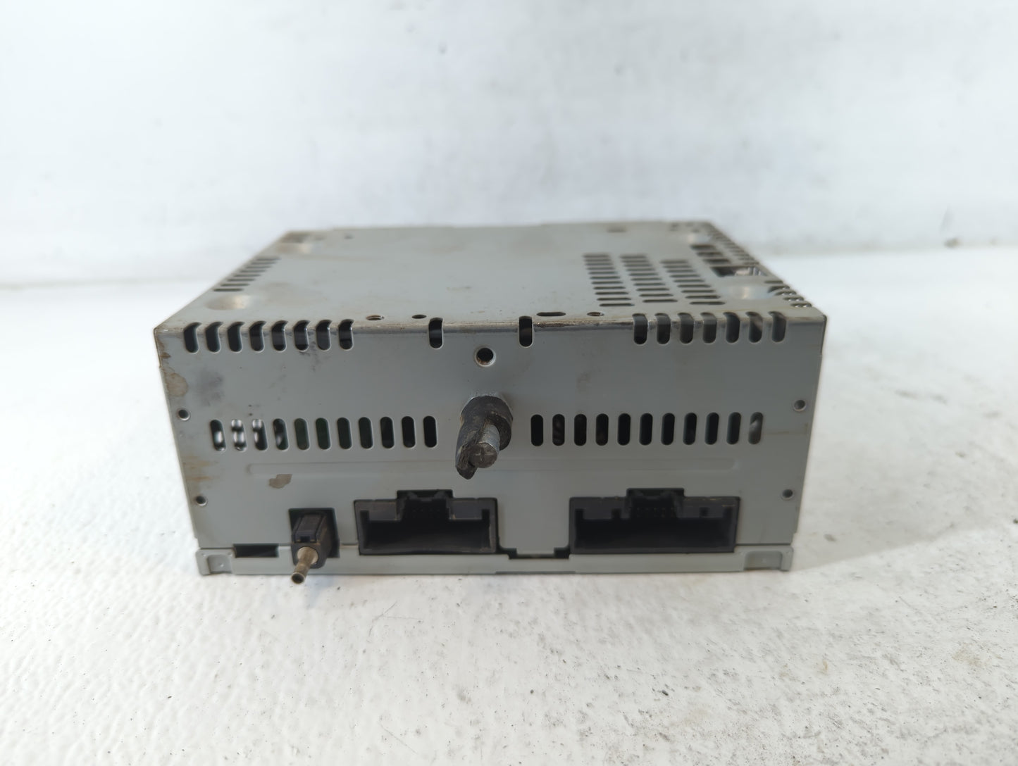 2016-2017 Ford Explorer Radio AM FM Cd Player Receiver Replacement P/N:GB5T-19C107-AF Fits Fits 2016 2017 OEM Used Auto Part