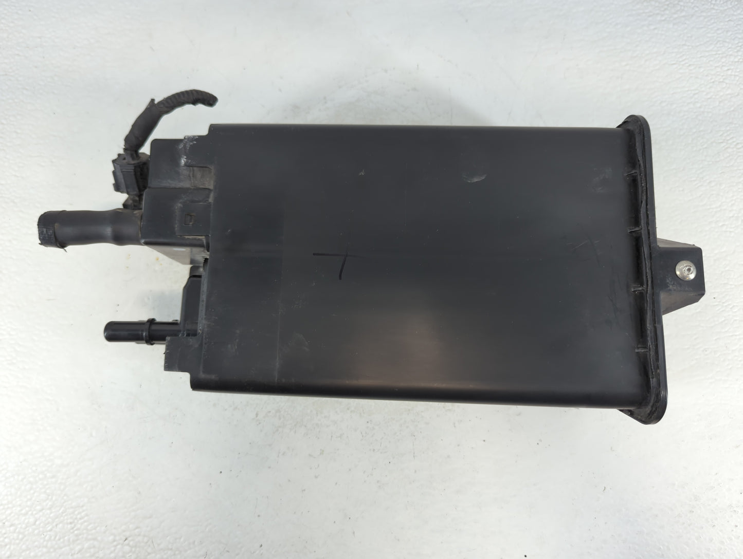 2016 Ford Explorer Fuel Vapor Charcoal Canister 915911 - Oemusedautoparts1.com