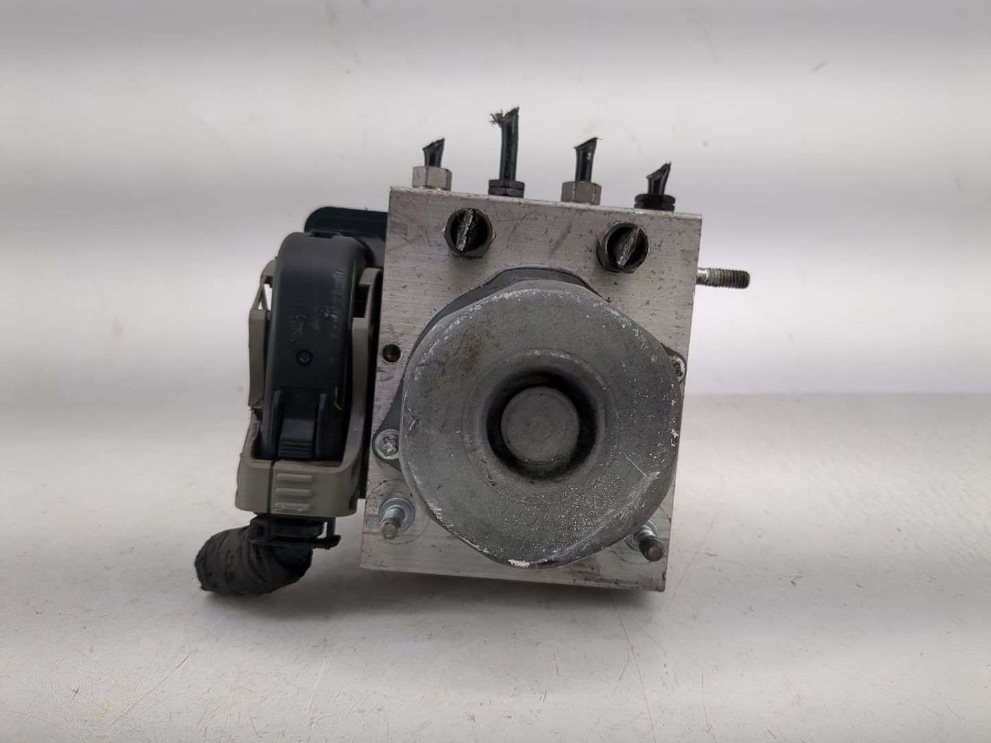 2015-2016 Ford F-150 ABS Pump Control Module Replacement P/N:0265956396 2265106512 Fits Fits 2015 2016 OEM Used Auto Parts -