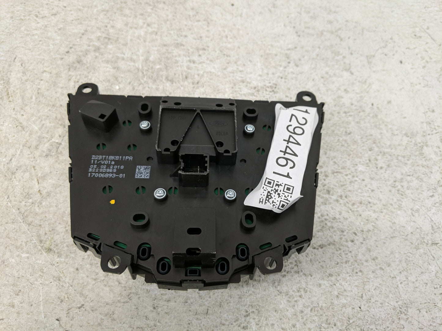 2015-2019 Ford Fiesta Radio AM FM Cd Player Receiver Replacement P/N:D2BT18K811PA Fits Fits 2015 2016 2017 2018 2019 OEM Use