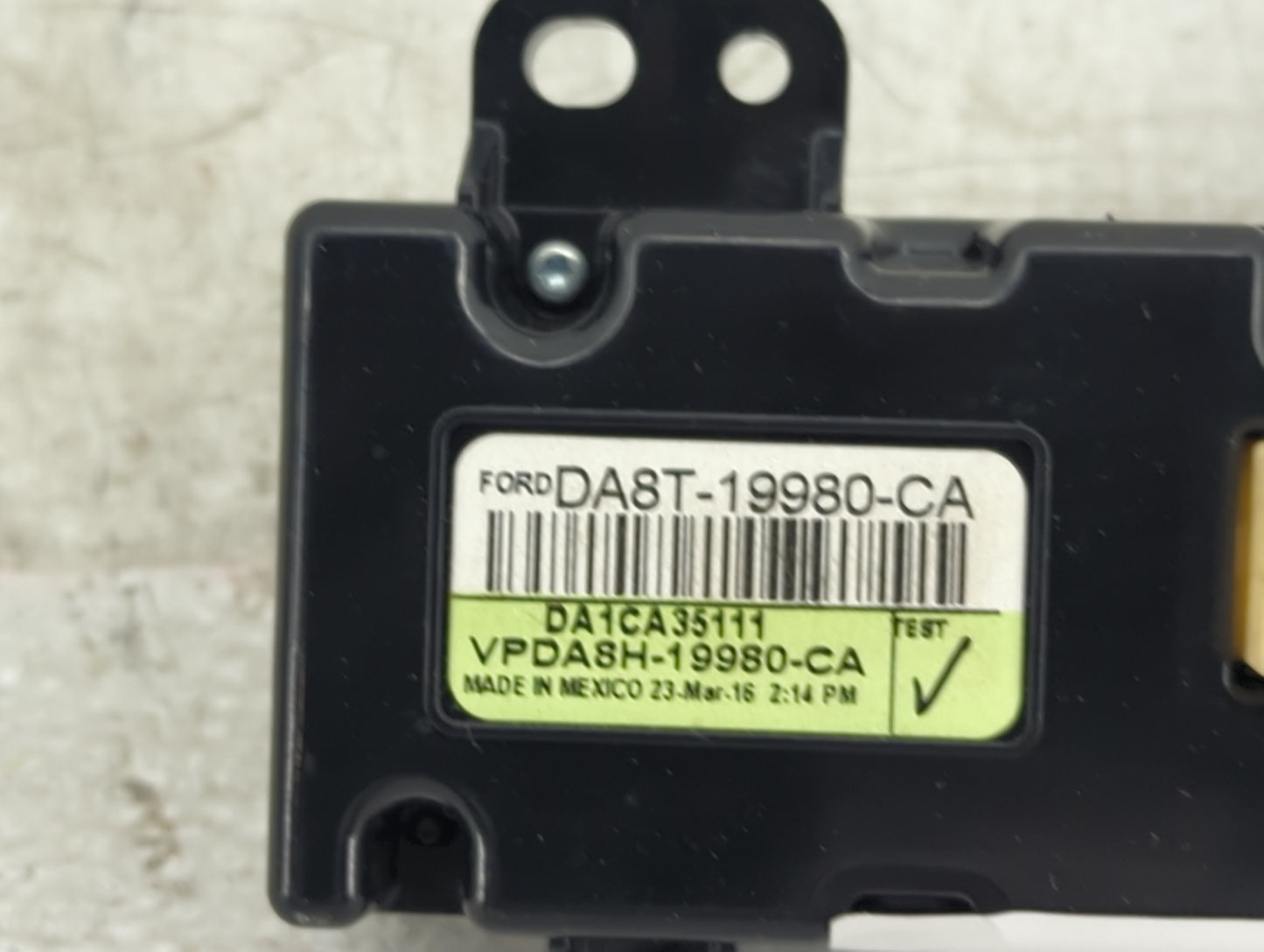 2013-2019 Ford Flex Climate Control Module Temperature AC/Heater Replacement P/N:DA8T-19980-CA VPDA8H-19980-CA Fits OEM Used