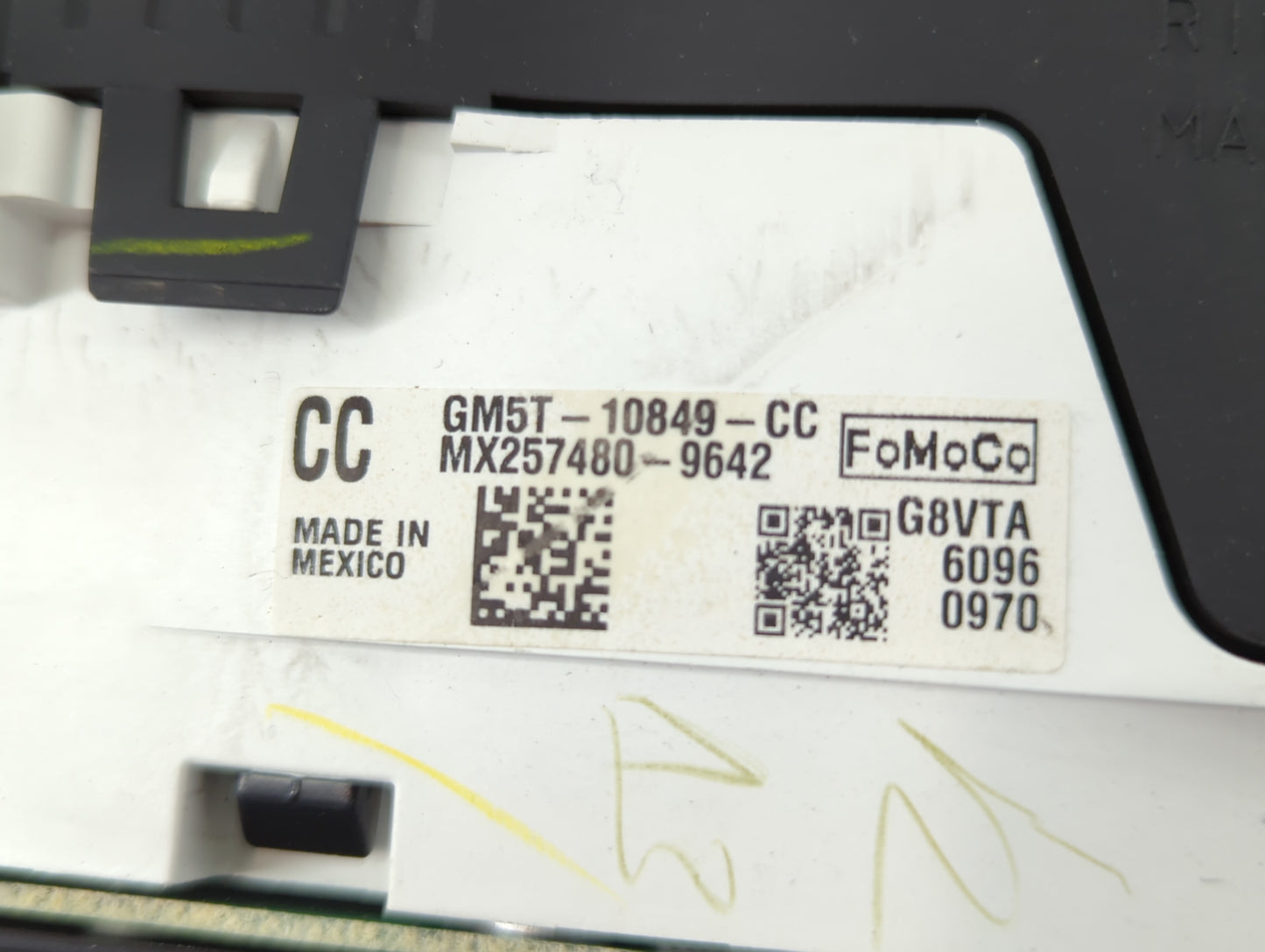 2016-2018 Ford Focus Instrument Cluster Speedometer Gauges P/N:MX257520-9081 H1ET-10849-CC Fits Fits 2016 2017 2018 OEM Used