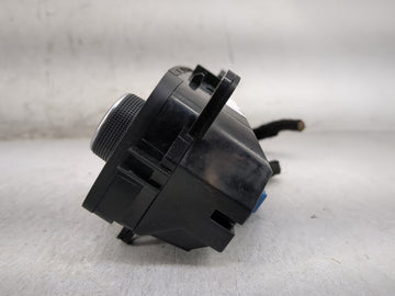 2015-2018 Ford Focus Climate Control Module Temperature AC/Heater Replacement P/N:F1ET-18C612-AG Fits Fits 2015 2016 2017 2018 OEM Used Auto Parts