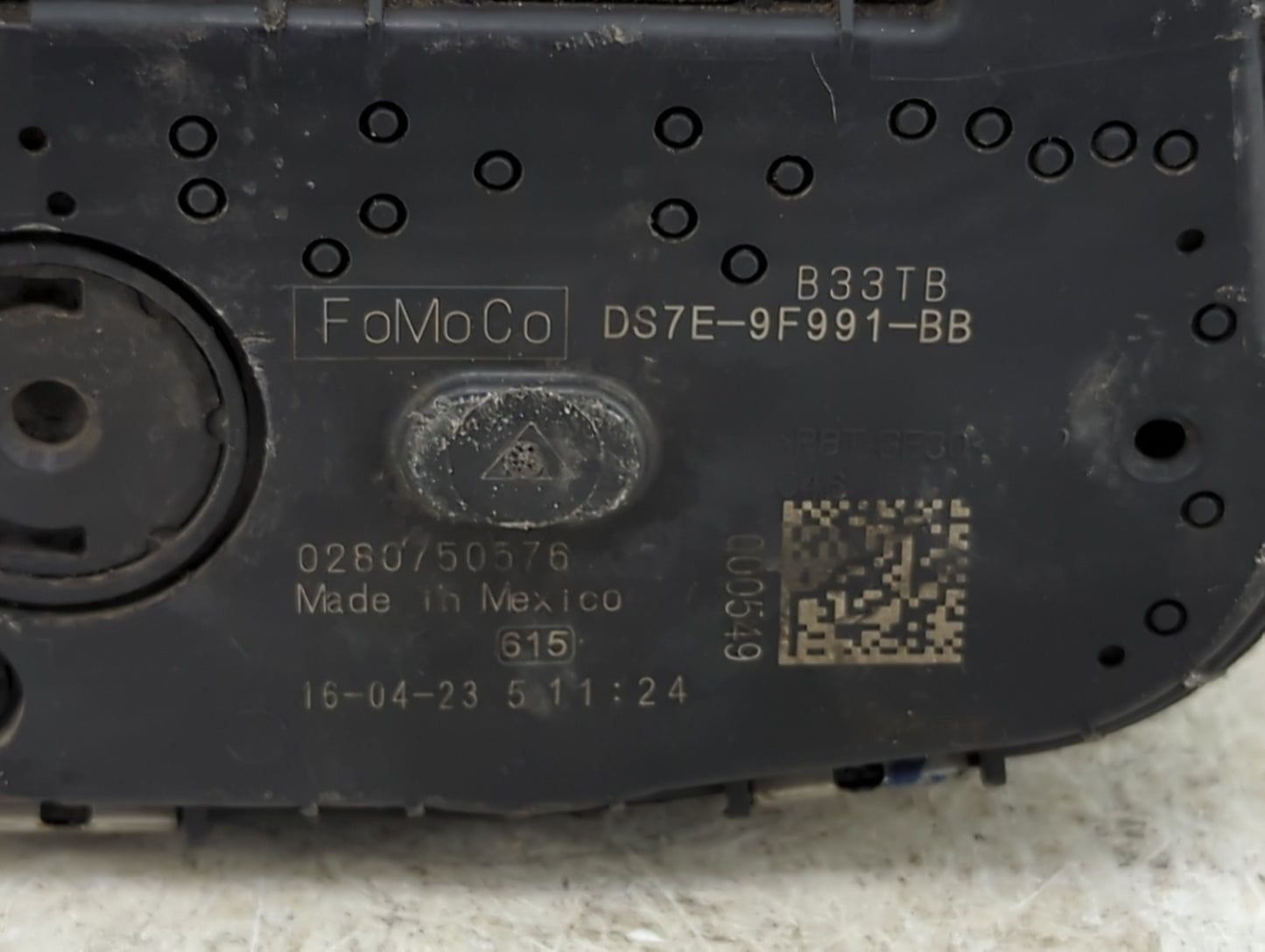 2014-2018 Ford Focus Throttle Body P/N:DS7E-9F991-BB 0280750576 Fits Fits 2014 2015 2016 2017 2018 2019 2020 2021 2022 OEM U