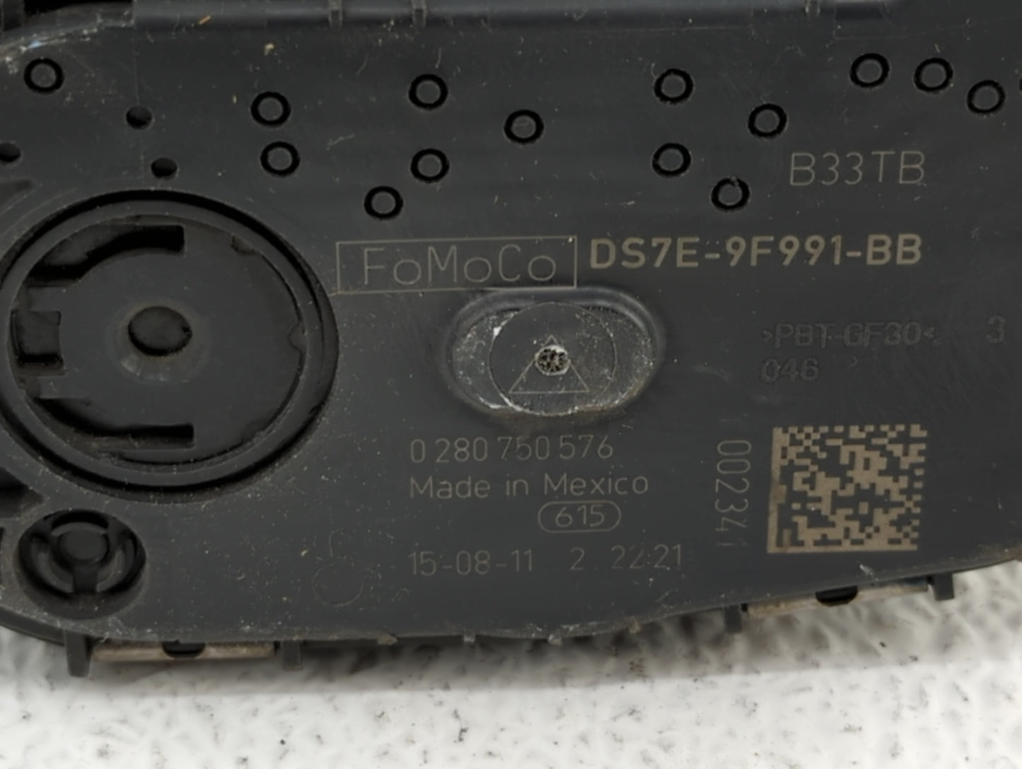2014-2018 Ford Focus Throttle Body P/N:DS7E-9F991-BB Fits Fits 2014 2015 2016 2017 2018 2019 OEM Used Auto Parts - Oemusedau
