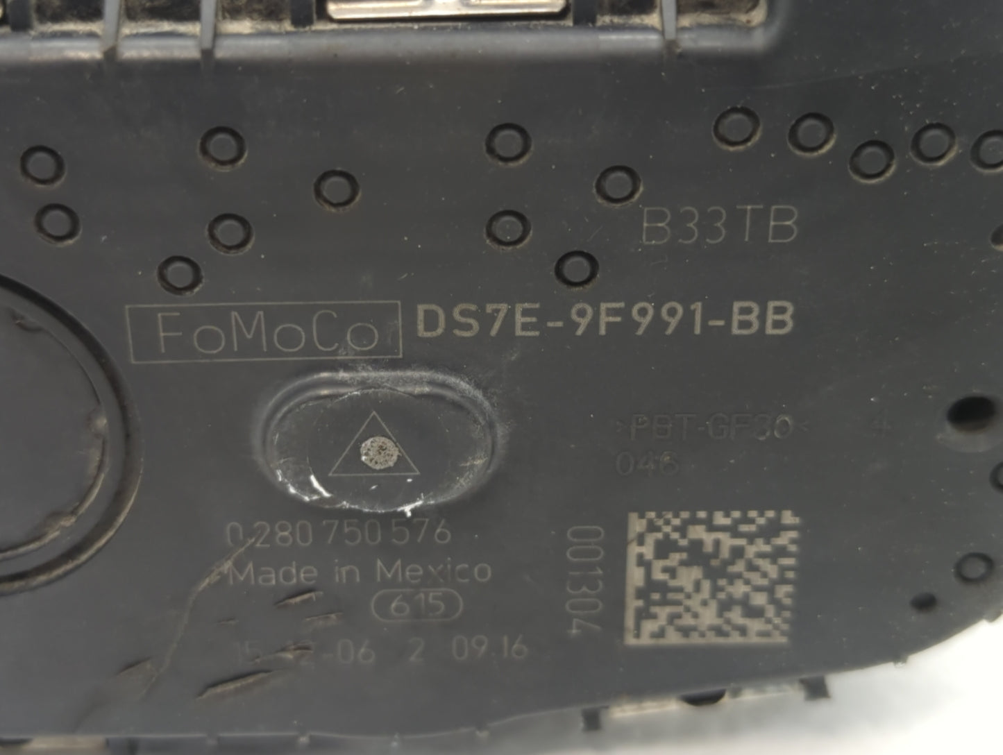 2014-2018 Ford Focus Throttle Body P/N:DS7E-9F991-BD DS7E-9F991-BB Fits Fits 2014 2015 2016 2017 2018 2019 2020 2021 2022 OE