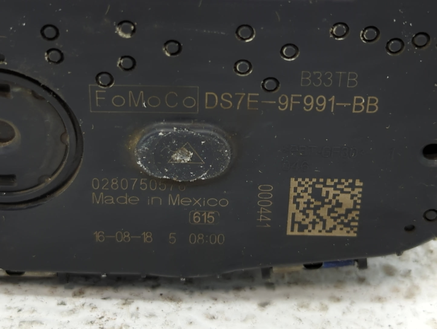 2014-2018 Ford Focus Throttle Body P/N:DS7E-9F991-BB Fits Fits 2014 2015 2016 2017 2018 2019 2020 2021 2022 OEM Used Auto Pa