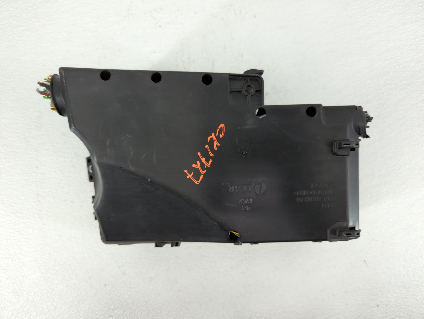 2016 Ford Focus Fusebox Fuse Box Panel Relay Module P/N:AV6T-14A067-AD AV6T-14A076-AB Fits OEM Used Auto Parts - Oemusedauto