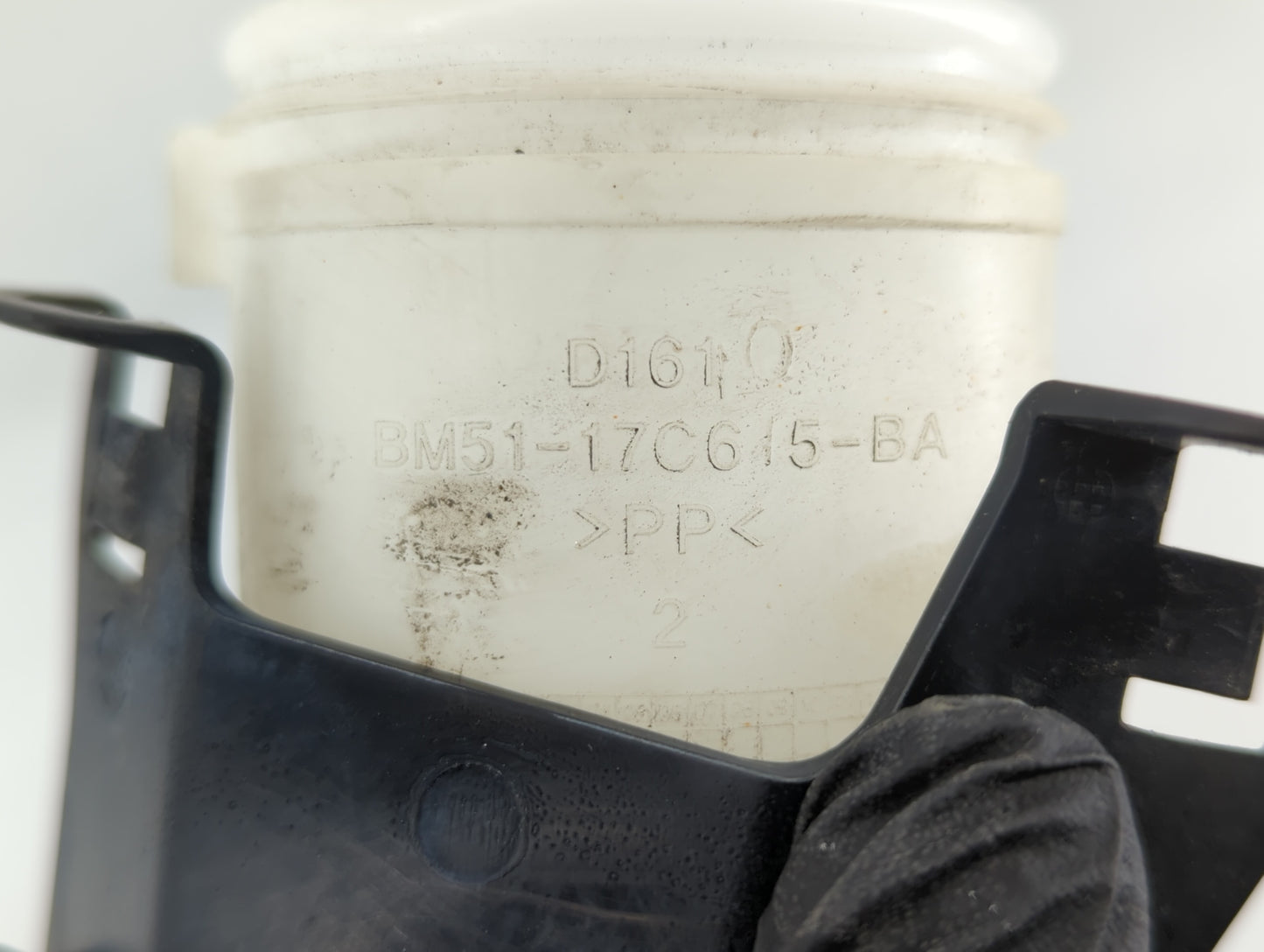 2012-2018 Ford Focus Windshield Washer Fluid Reservoir Bottle Oem - Oemusedautoparts1.com