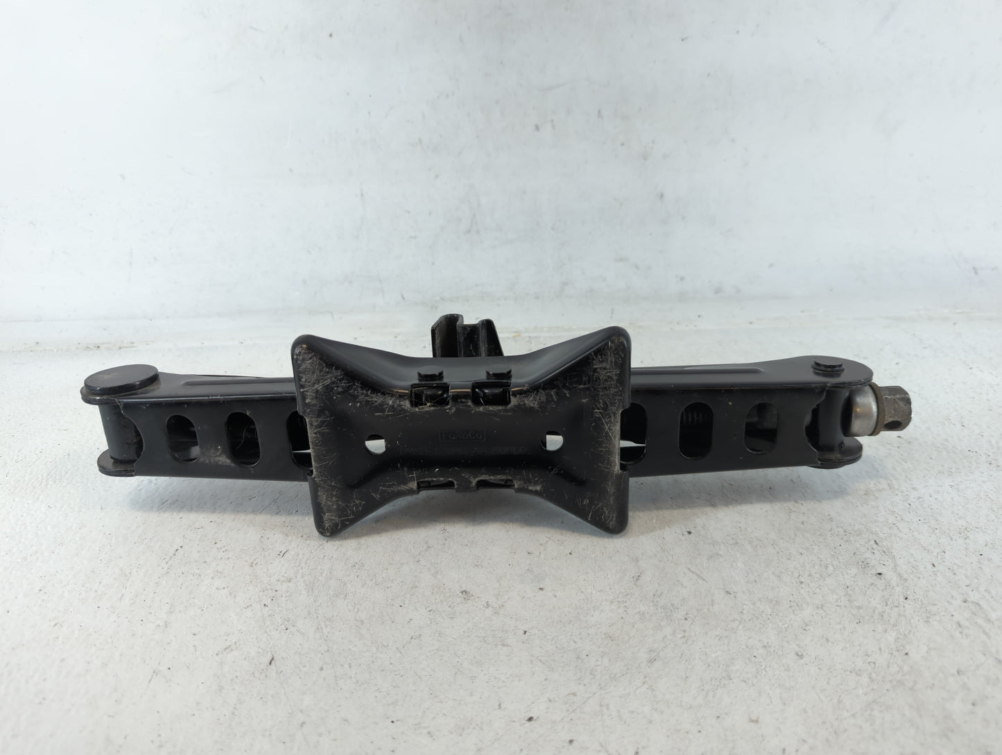 2016 Ford Focus Spare Scissor Car Jack - Oemusedautoparts1.com