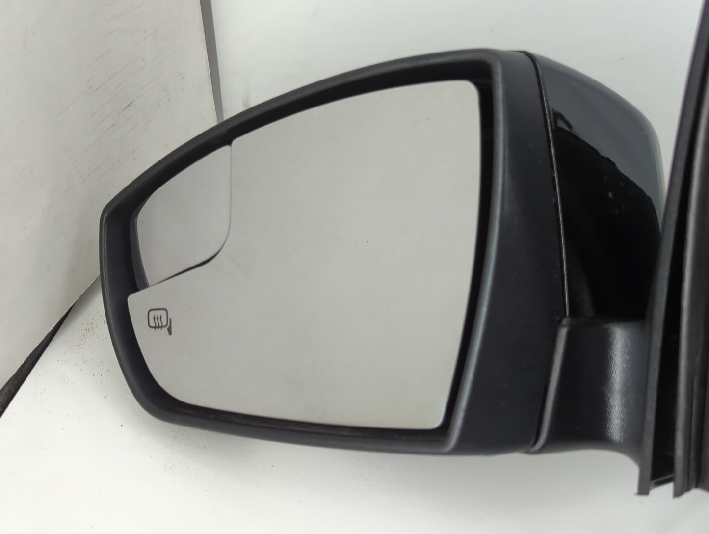 2015-2018 Ford Focus Driver Side View Mirror - Left Door Mirror OEM Used - Oemusedautoparts1.com